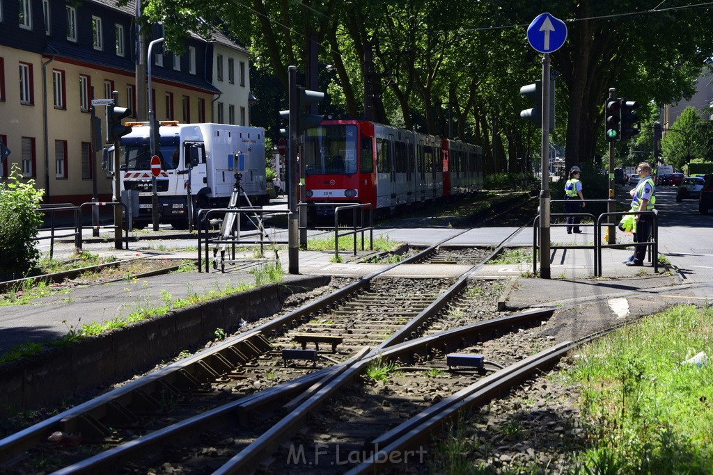 VU Roller KVB Bahn Koeln Luxemburgerstr Neuenhoefer Allee P134.JPG - Miklos Laubert